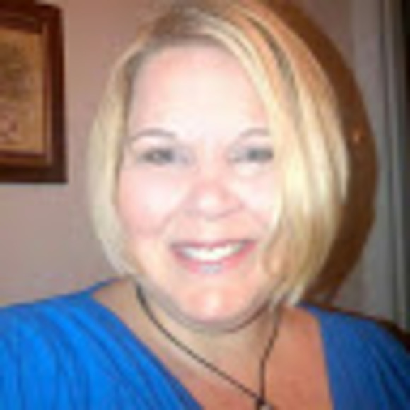 Meet your Posher, Robyn - Picture 1 of 1